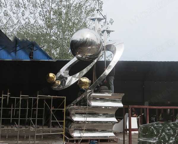 銅雕塑生銹怎么辦呢？