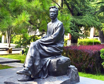 不同場景放置銅雕塑的意義是什么？